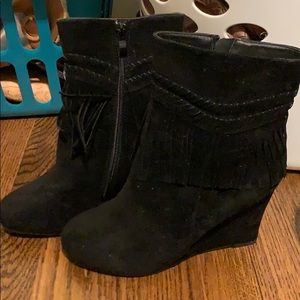 Boutique wedge boot